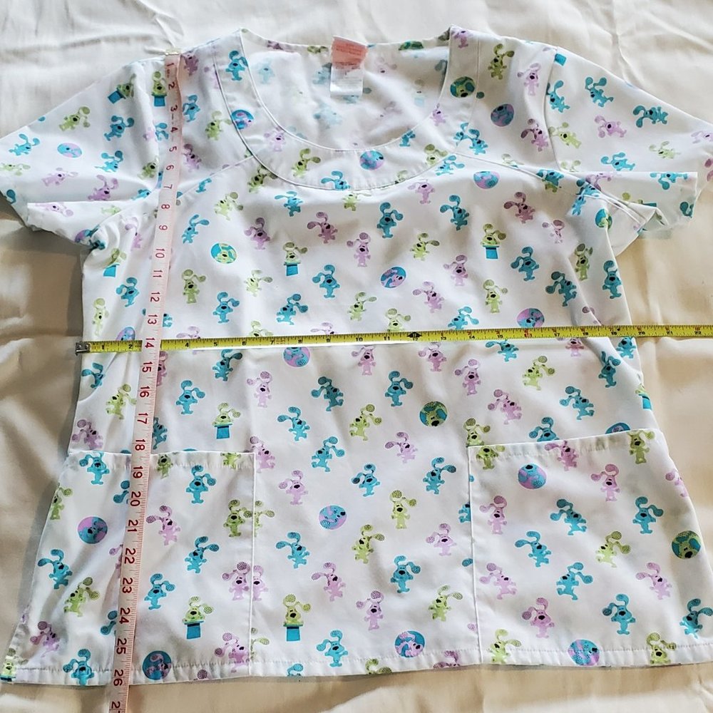 Womens print scrub top Large cute puppies
